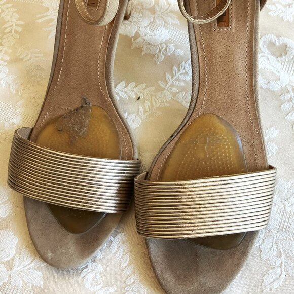 Tahari Tan Heels  Ankle Strap Sandals - Picture 1 of 5